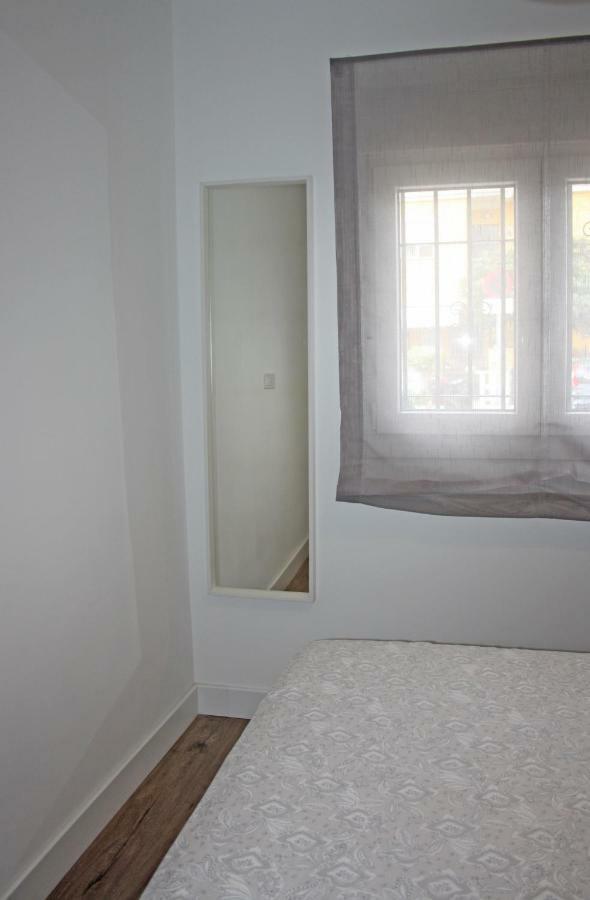 Apartamentos Angelita Plaza Beach Малага Экстерьер фото
