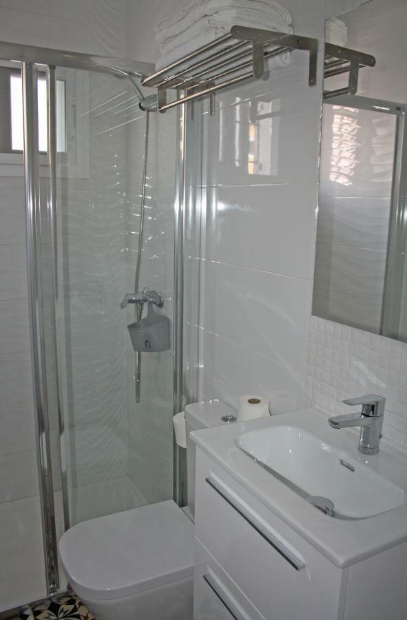 Apartamentos Angelita Plaza Beach Малага Экстерьер фото