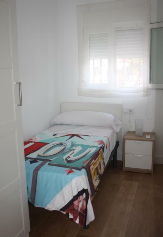 Apartamentos Angelita Plaza Beach Малага Экстерьер фото