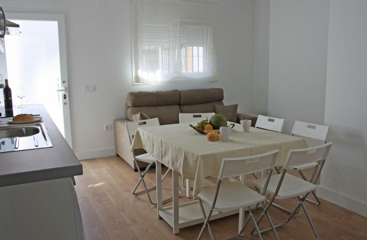 Apartamentos Angelita Plaza Beach Малага Экстерьер фото