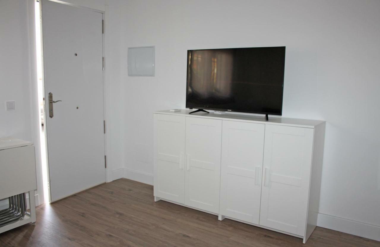 Apartamentos Angelita Plaza Beach Малага Экстерьер фото
