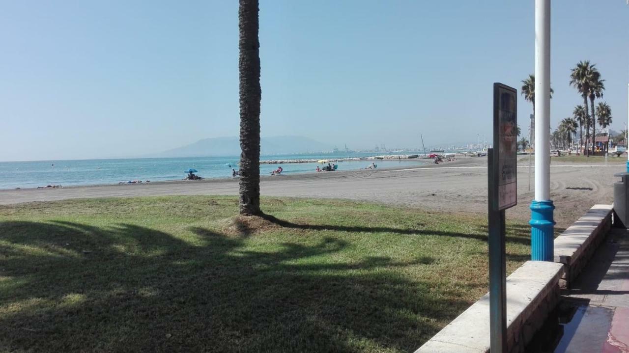 Apartamentos Angelita Plaza Beach Малага Экстерьер фото