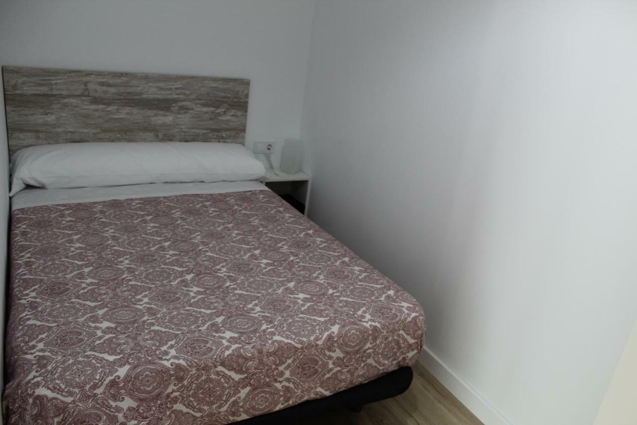 Apartamentos Angelita Plaza Beach Малага Экстерьер фото