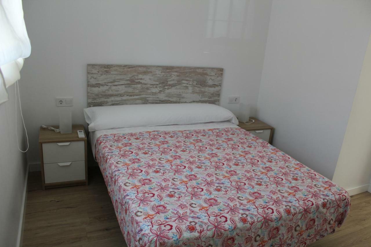 Apartamentos Angelita Plaza Beach Малага Экстерьер фото