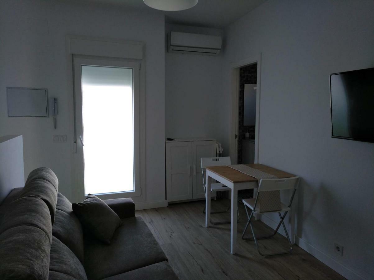 Apartamentos Angelita Plaza Beach Малага Экстерьер фото