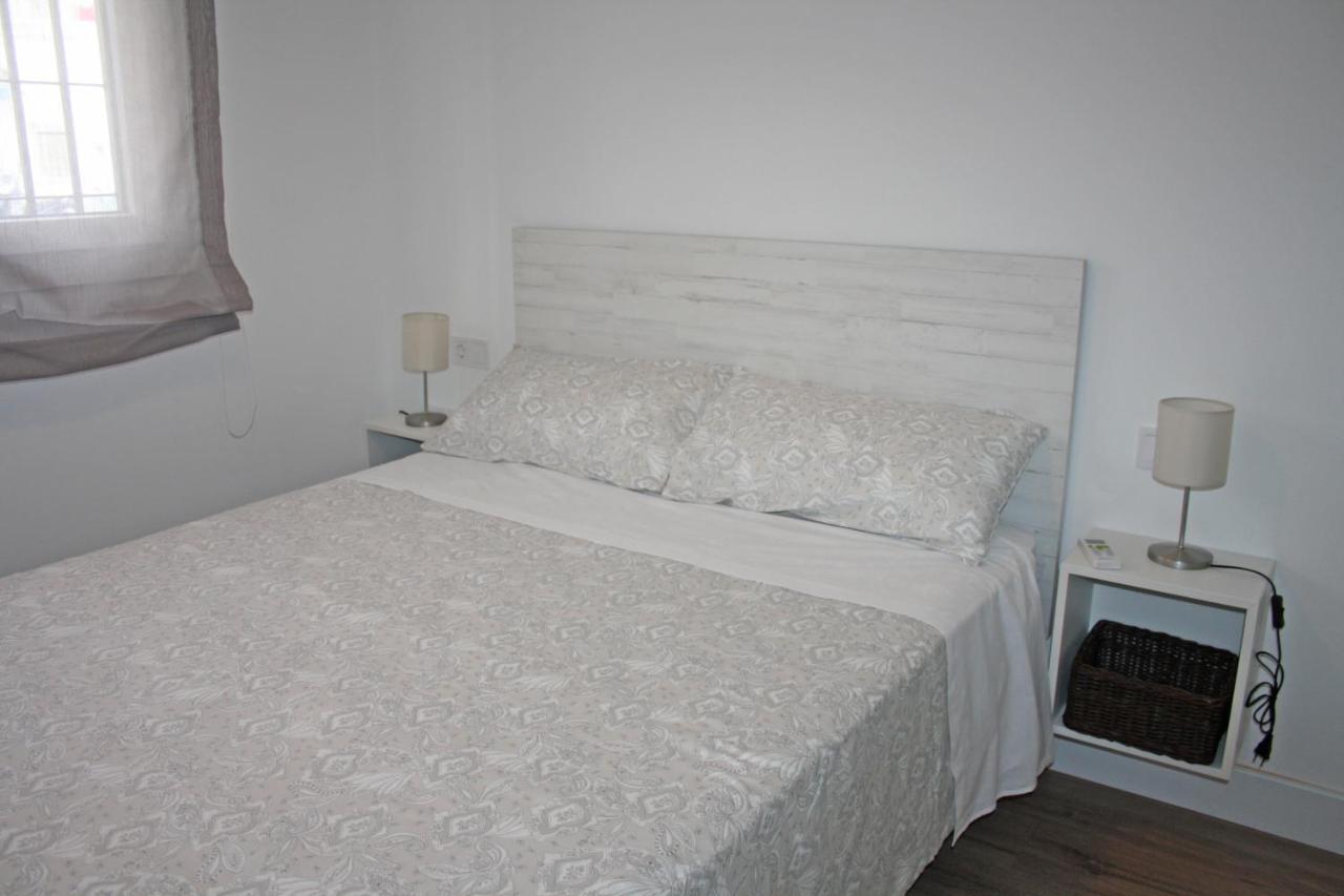 Apartamentos Angelita Plaza Beach Малага Экстерьер фото